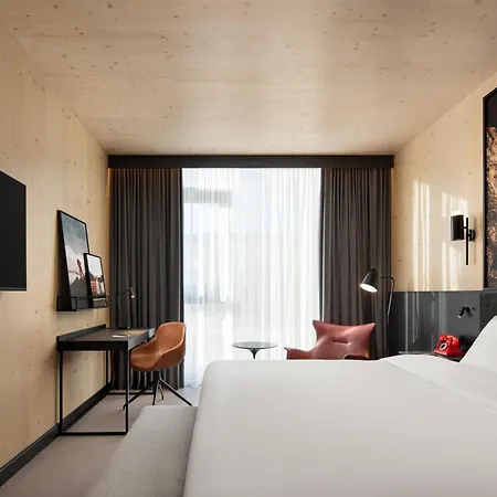 Radisson Red Hotel 4*