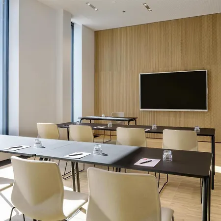 Hotel Radisson Red 4*